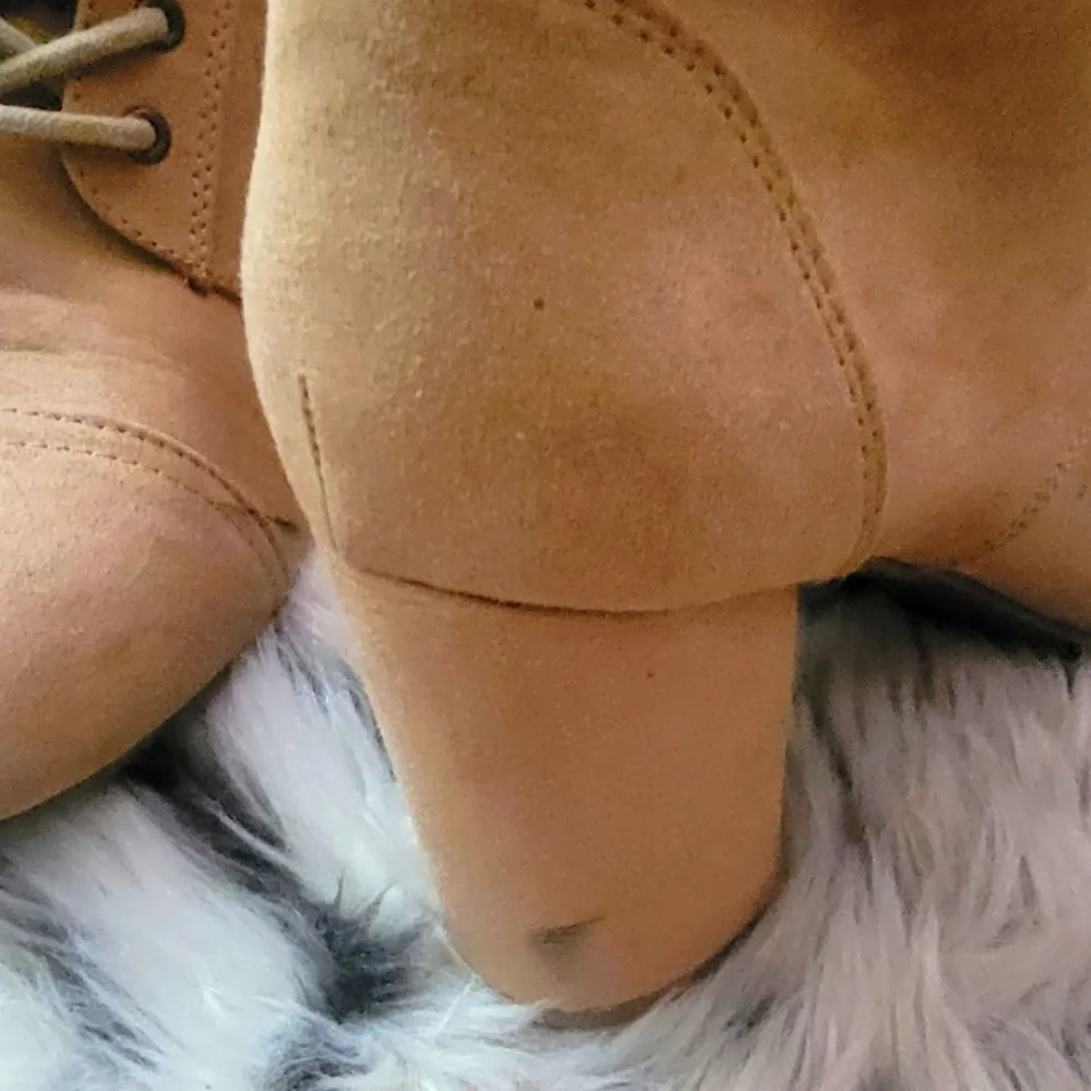 **Sold**Madden Girl Justinee Tan lace-up Booties Faux Suede Size 9M - Picture 3 of 4